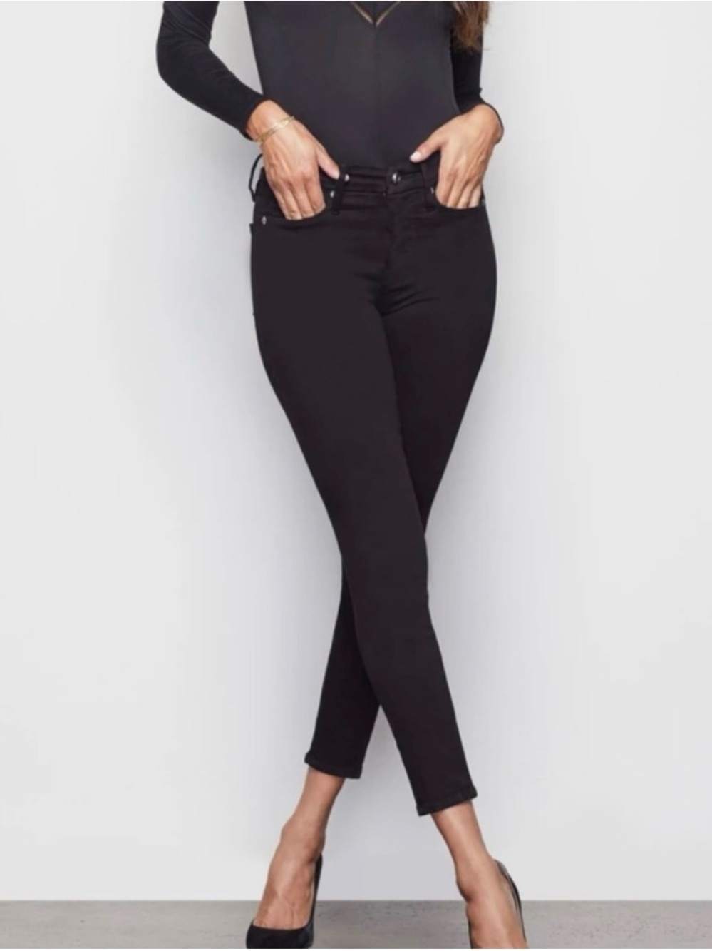 Good American Good Legs Crop Skinny Jeans Black Size 4/27 Sculpting